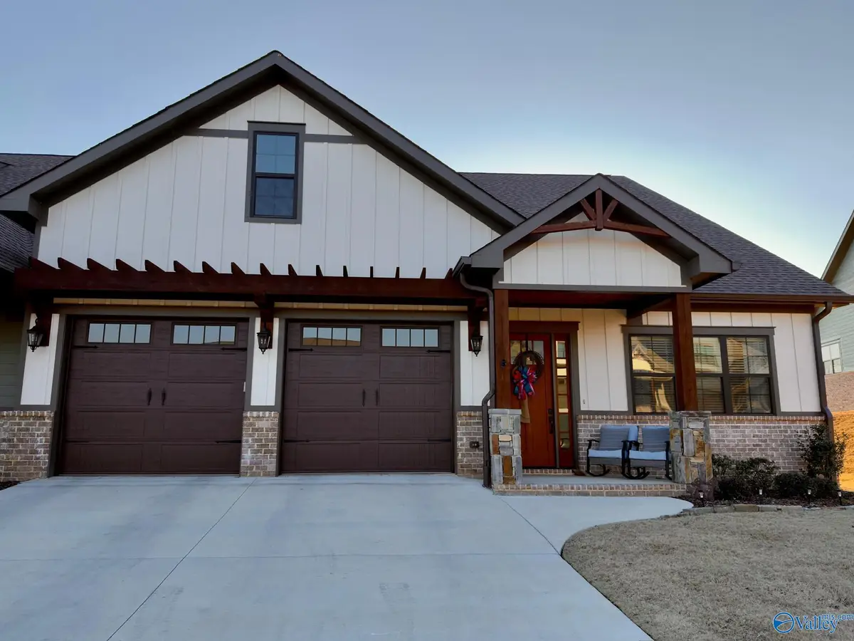 148 Whistling Straits Way, Guntersville, AL 35976 - Image #1