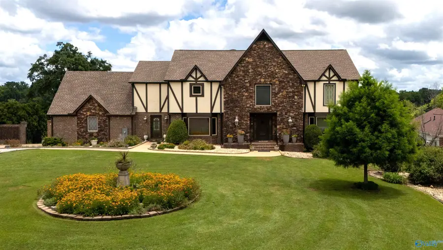 383 Meadow Wood Road, Gadsden, AL 35901 - #3