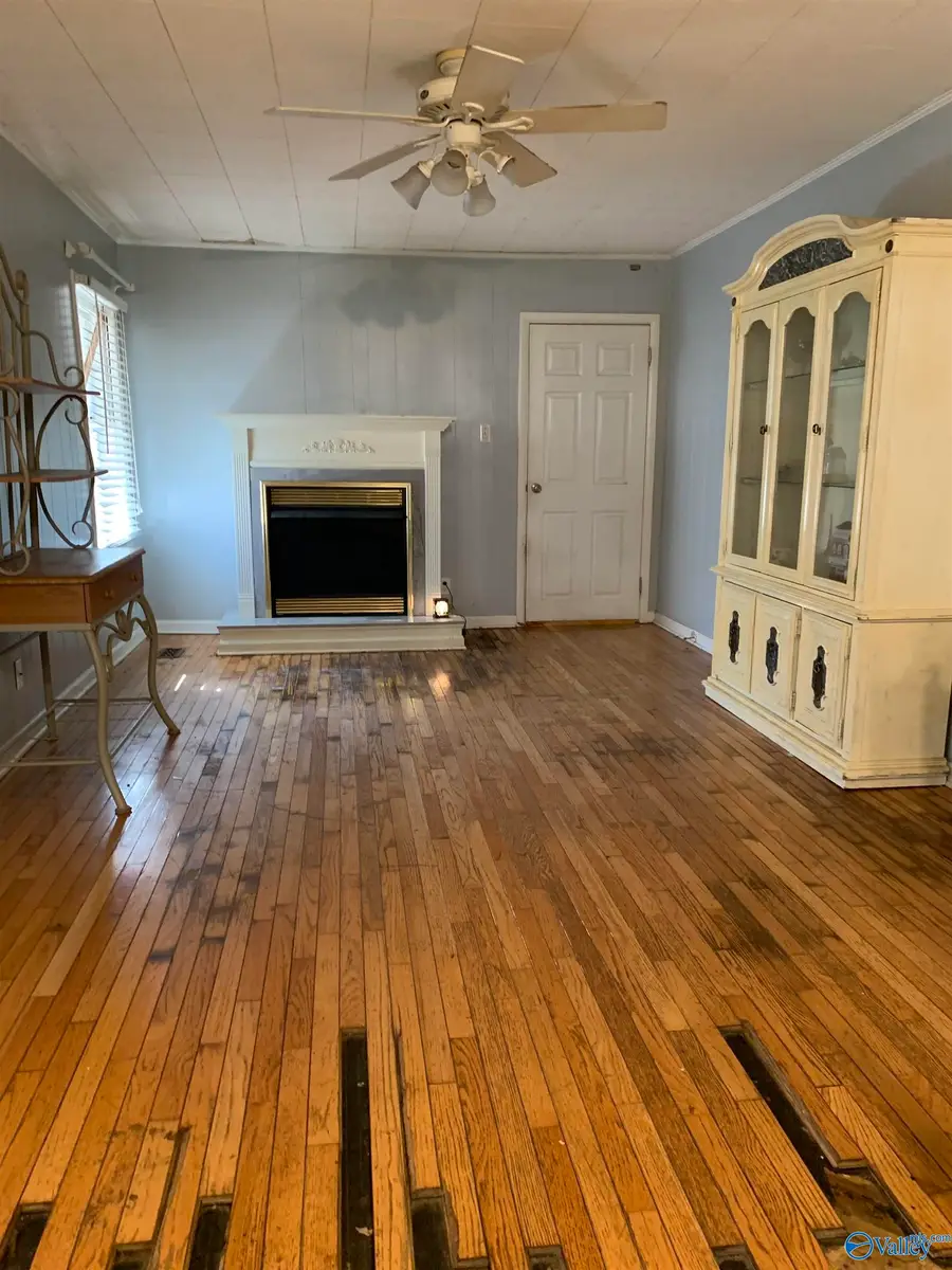 101 E 4th Avenue W, Glencoe, AL 35905 - #3