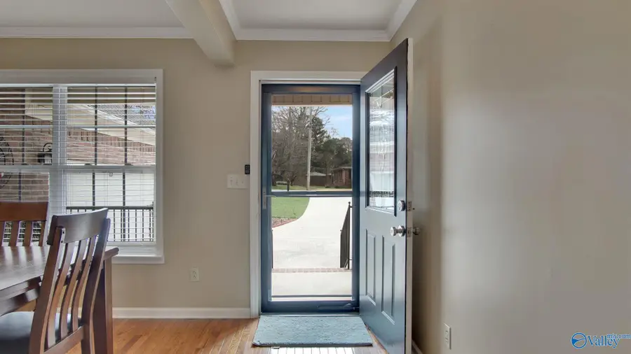 405 E Charlotte Avenue, Scottsboro, AL 35768 - #3