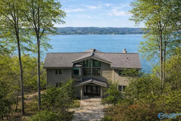 1513 Amber Lane, Guntersville, AL 35976