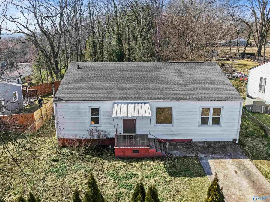 2502 Hill Street Nw, Huntsville, AL 35810 - #2