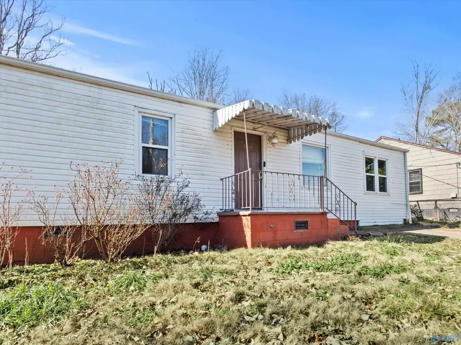 2502 Hill Street Nw, Huntsville, AL 35810 - #3
