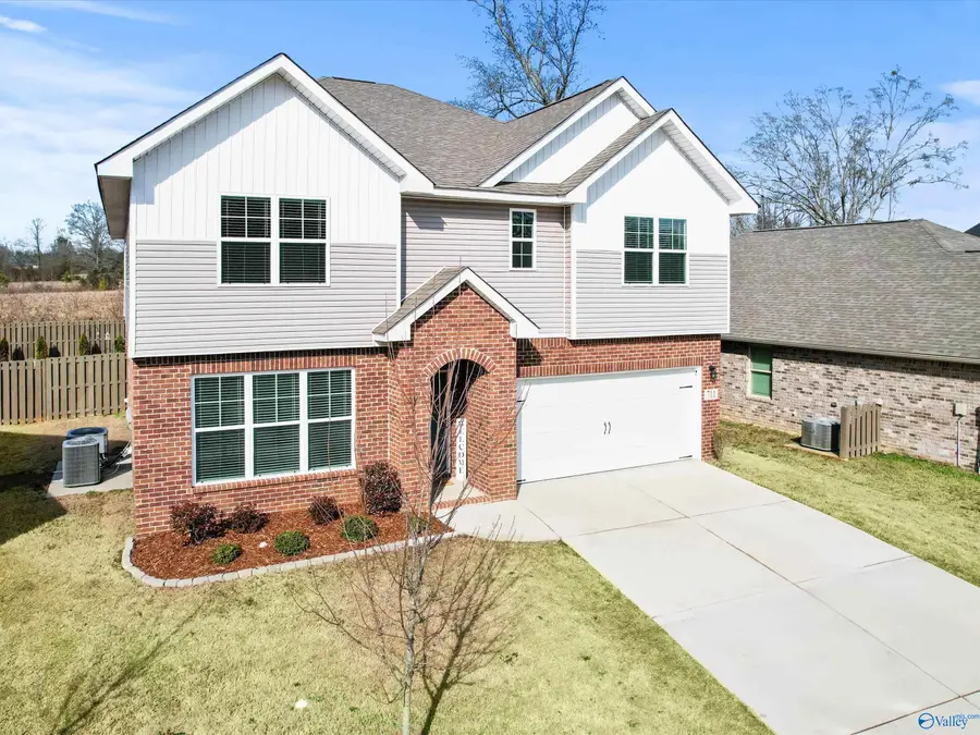 711 Magnolia Place Lane Sw, Hartselle, AL 35640 - #2