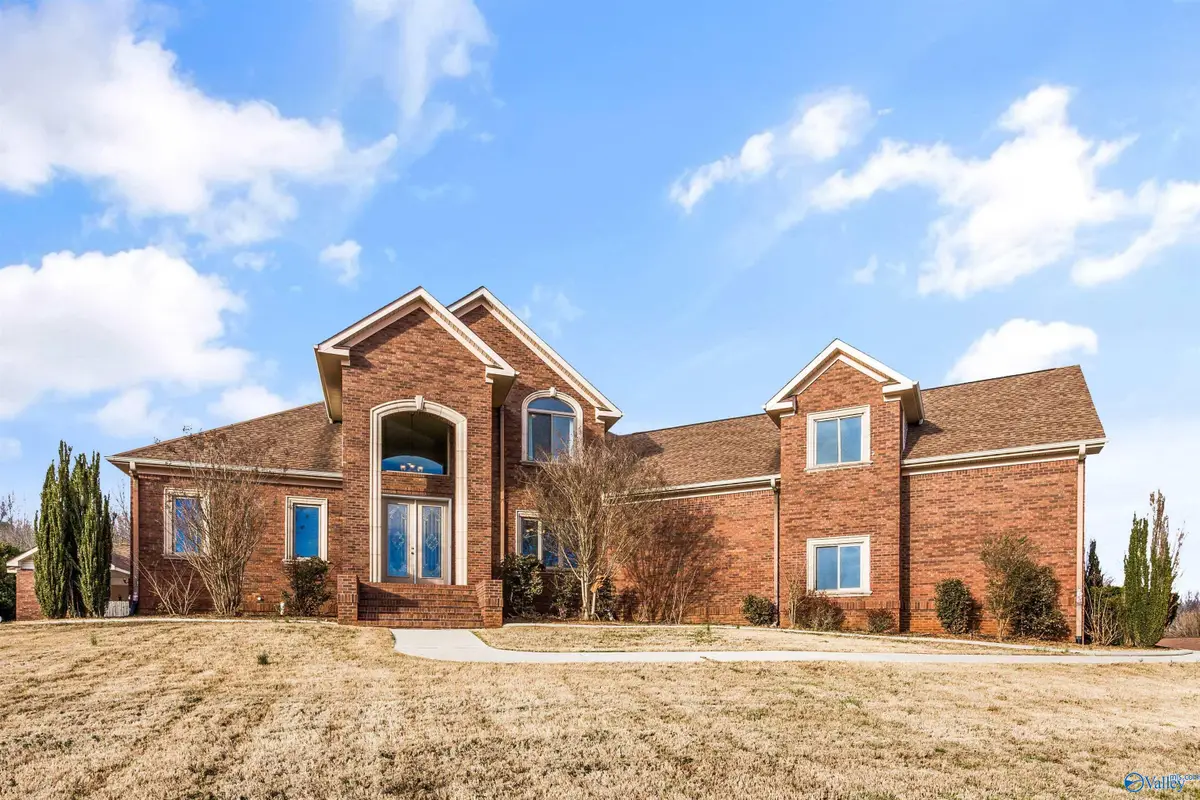 204 Timber Oak Road, Huntsville, AL 35806 - #1