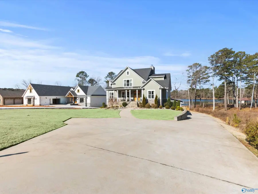 605 Goose Pond Island Drive, Scottsboro, AL 35769 - #2