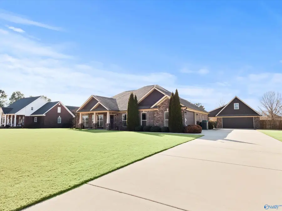 106 Grace Brook Circle, Meridianville, AL 35759 - #2