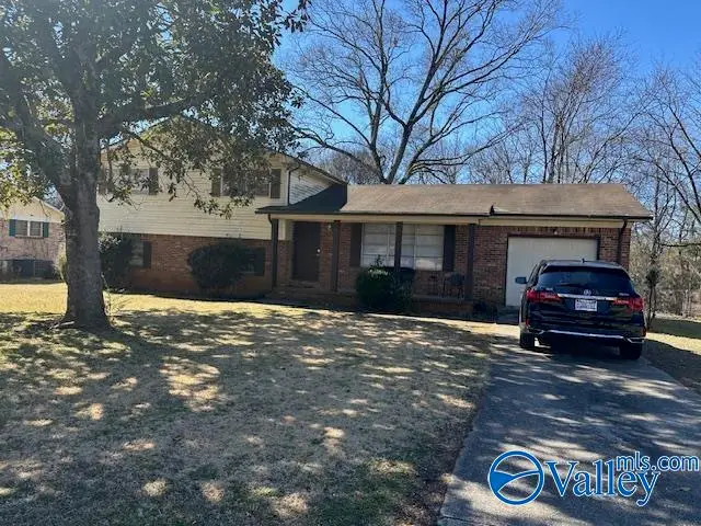 4011 Gunnison Lane Nw, Huntsville, AL 35810 - #1