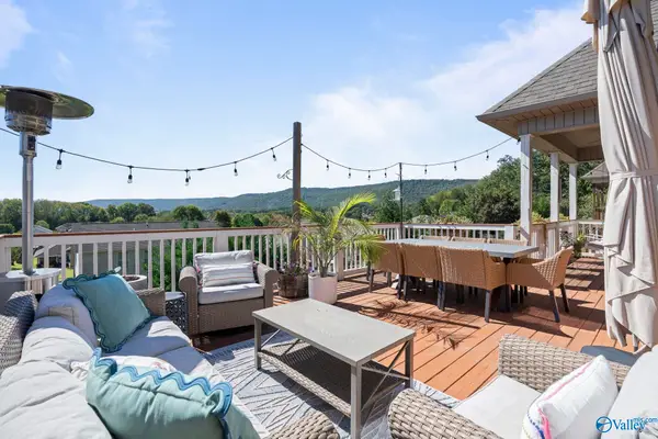 6806 Breyerton Way, Owens Cross Roads, AL 35763