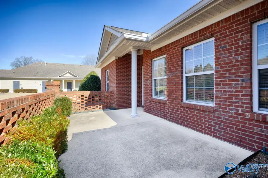 95 Valley Way Circle, Huntsville, AL 35802 - #3