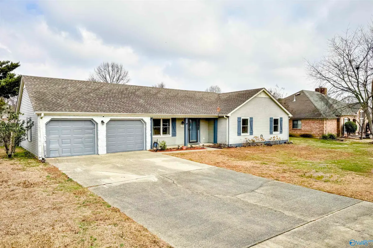 2204 Duncansby Drive Sw, Decatur, AL 35603 - #1