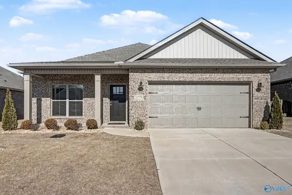 21779 Natures Cove Drive, Athens, AL 35613