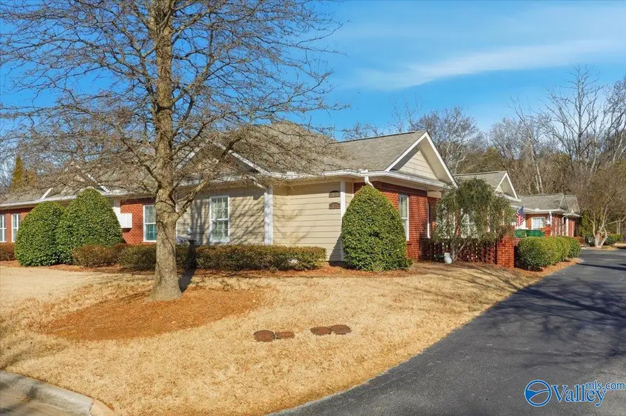 154 Valley Way Circle Se, Huntsville, AL 35802 - #3
