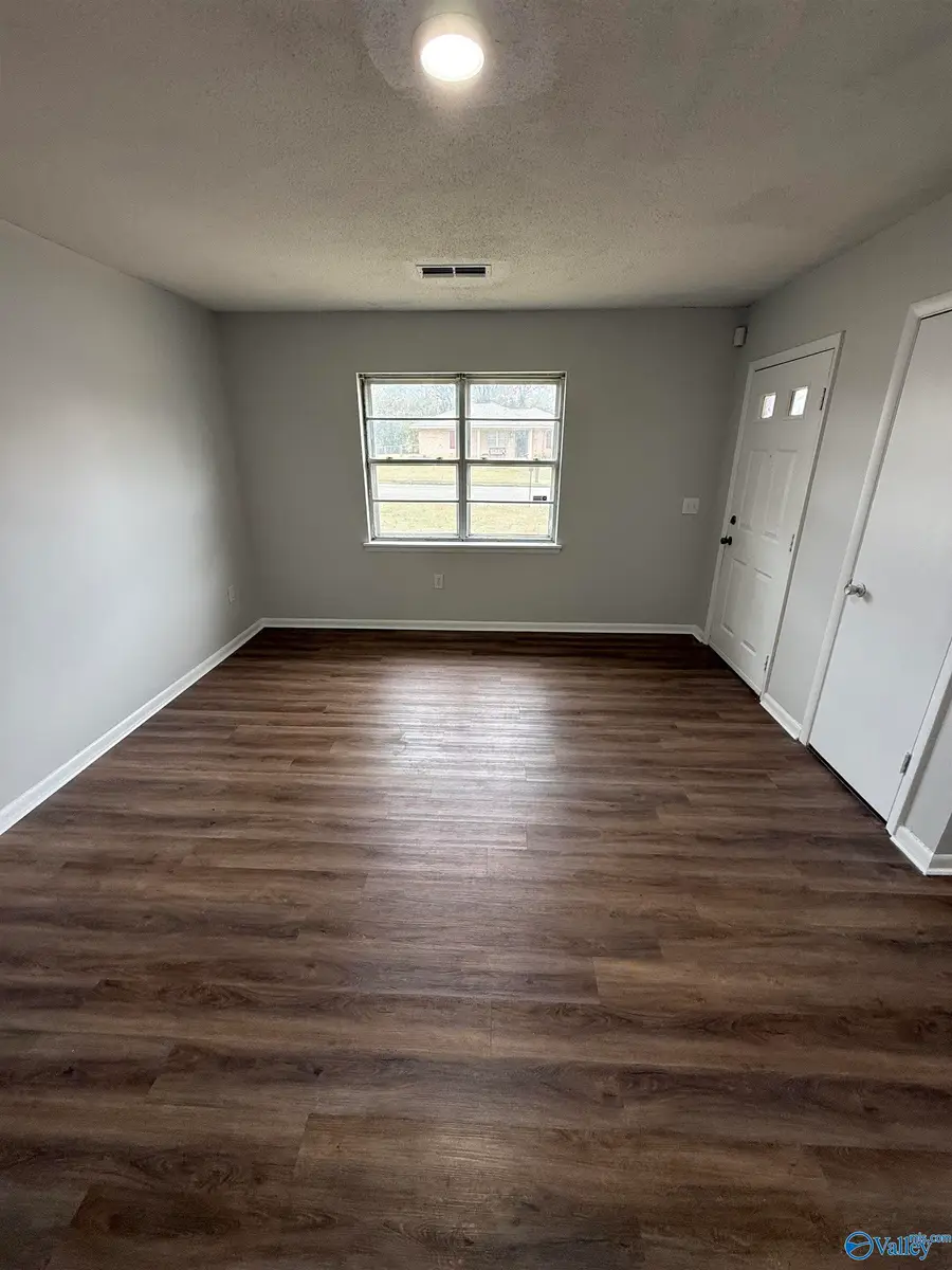102 Elm Court Ne, Decatur, AL 35601 - #3