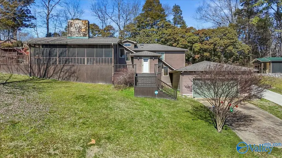 160 Santa Maria Drive, Scottsboro, AL 35769 - #2