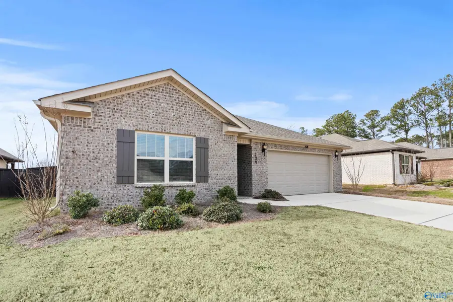 139 Varina Drive, Owens Cross Roads, AL 35763 - #3