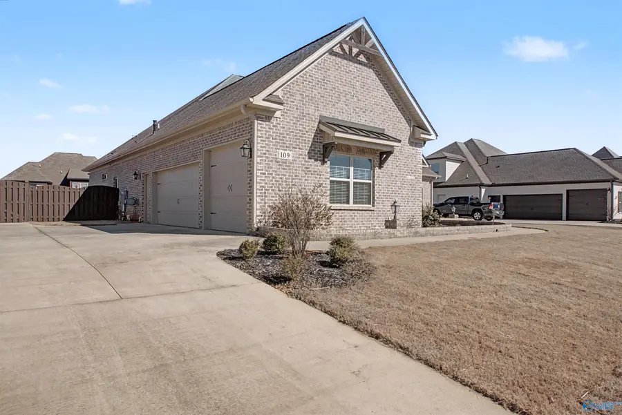 109 Thorogood Drive, Meridianville, AL 35759 - #3
