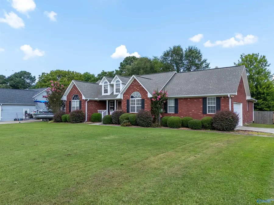 82 Drury Lane, Albertville, AL 35950 - #2