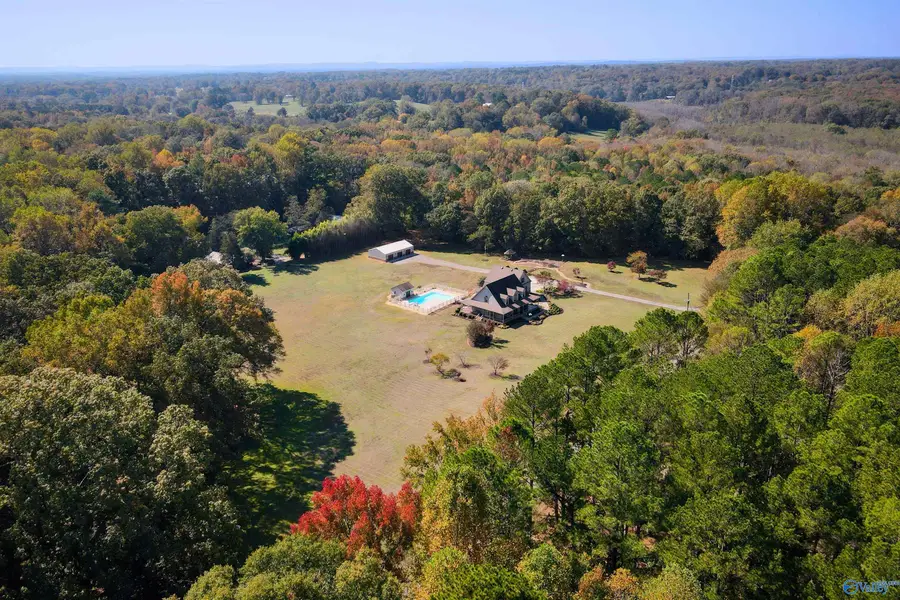 102 Lawrence Road, Hartselle, AL 35640 - #2