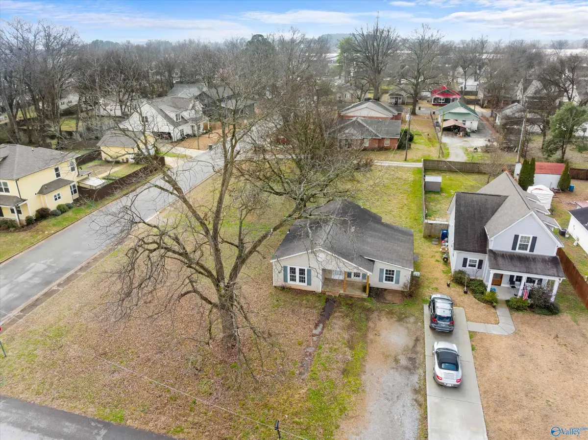 2803 7th Avenue Sw, Huntsville, AL 35805 - #1