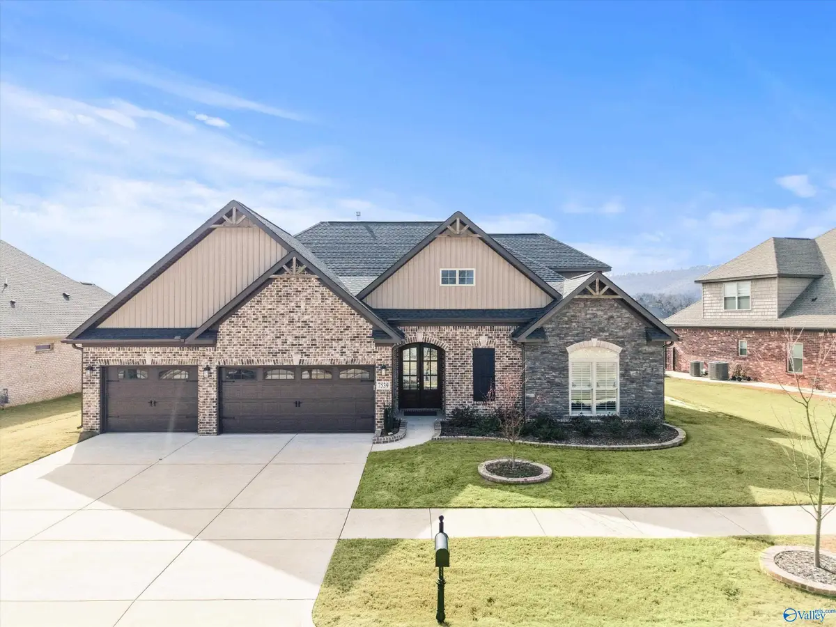 7539 Flint Crossing Circle, Owens Cross Roads, AL 35763 - #1