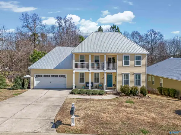 1008 Laurinda Lane, Guntersville, AL 35976