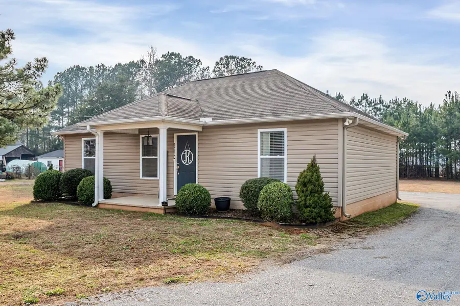 1839 Peach Orchard Road Nw, Hartselle, AL 35640 - #2