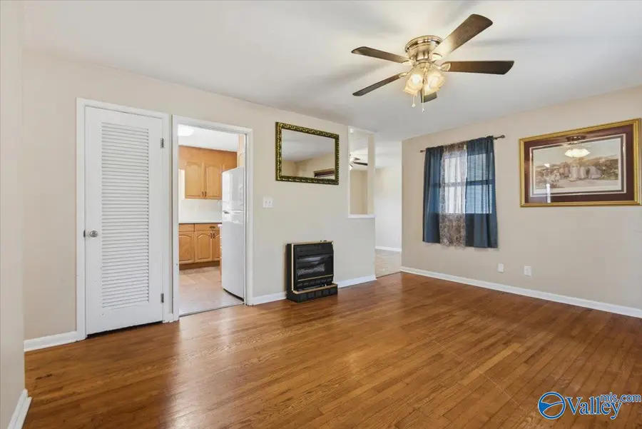 742 Williams Street Sw, Hartselle, AL 35650 - #2