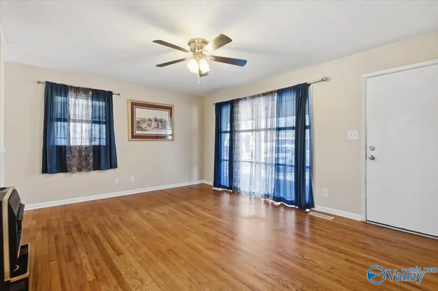 742 Williams Street Sw, Hartselle, AL 35650 - #3