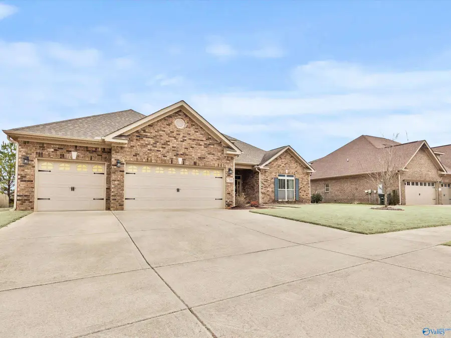 7511 Hadleigh Crest, Owens Cross Roads, AL 35763 - #3