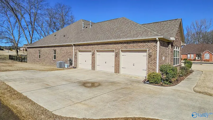 18795 S Haven Circle, Athens, AL 35613 - #3