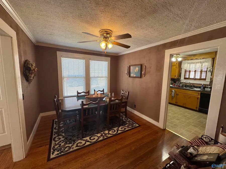 613 Sizemore Street, Gadsden, AL 35903 - #3