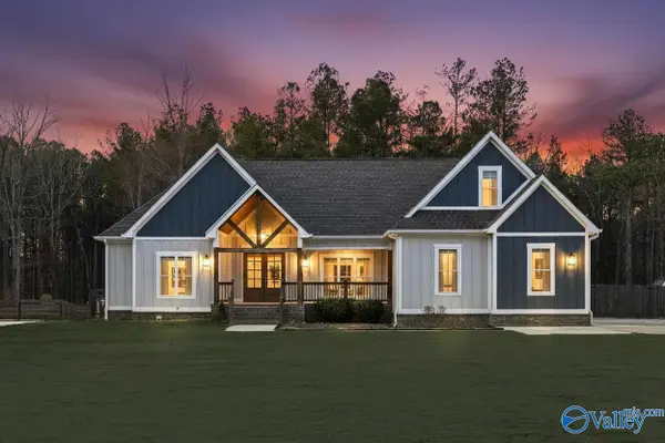 3586 Creek Path Road, Guntersville, AL 35976