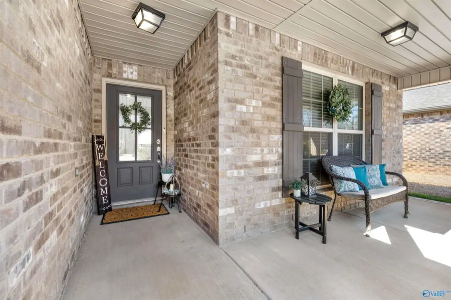 372 Willow Bank Circle, Decatur, AL 35603 - #3