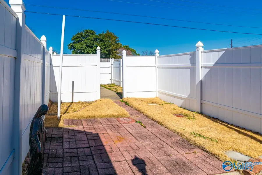 410 Autumnwood Drive Sw, Decatur, AL 35601 - #3