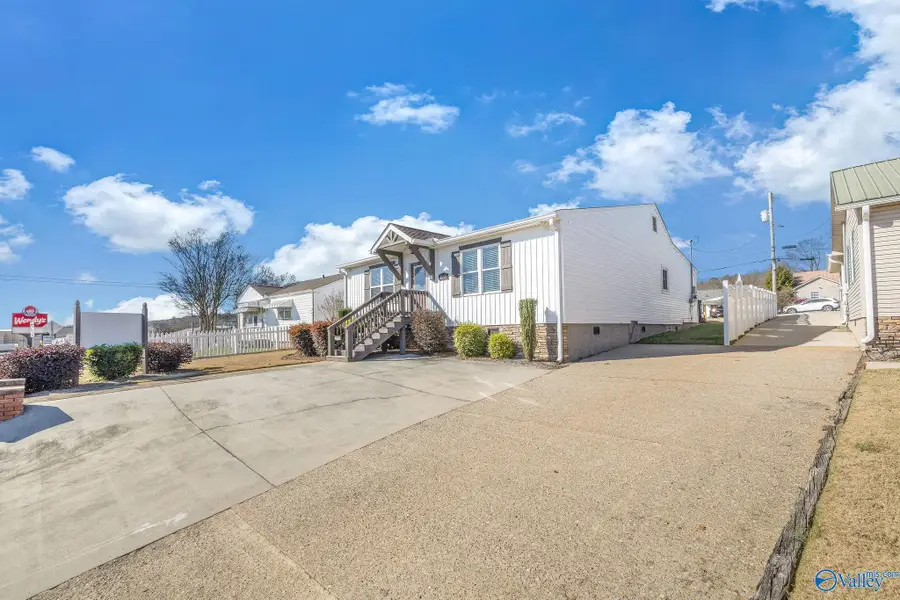 1640A Blount Avenue, Guntersville, AL 35976 - #3
