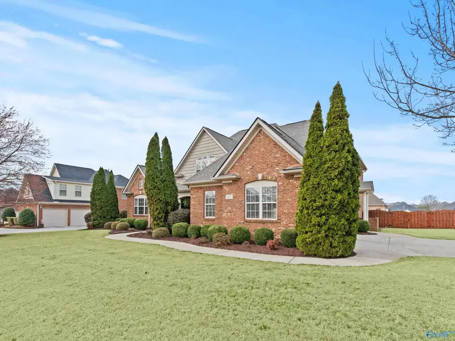 107 Meadowglen Drive Nw, Madison, AL 35757 - #3