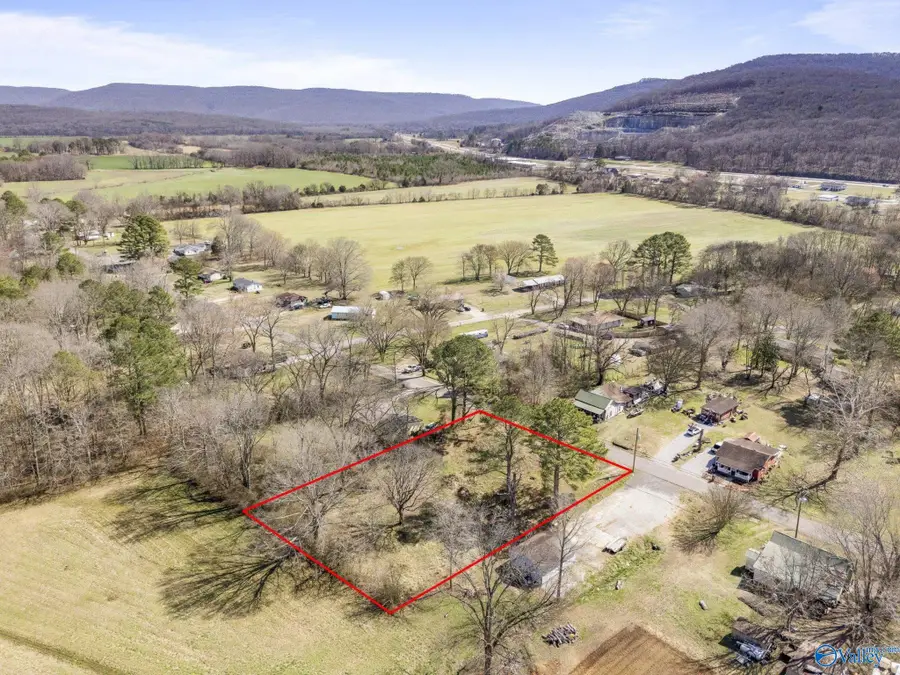 365 Section Line Road, Gurley, AL 35748 - #3