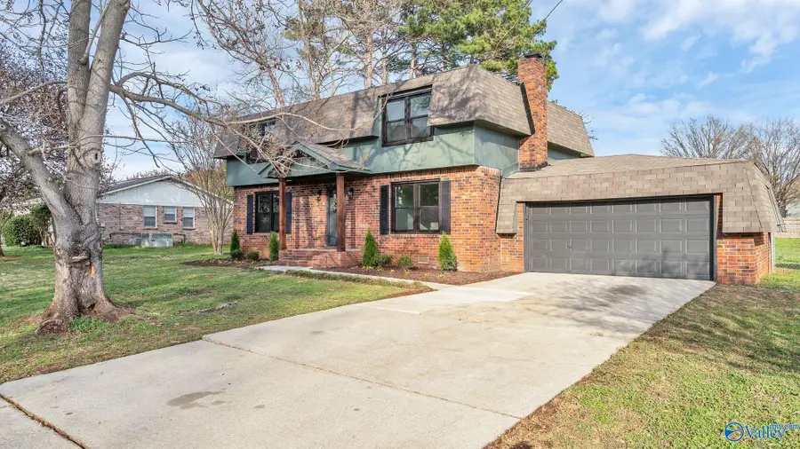 1925 Edenton Drive Sw, Huntsville, AL 35803 - #3