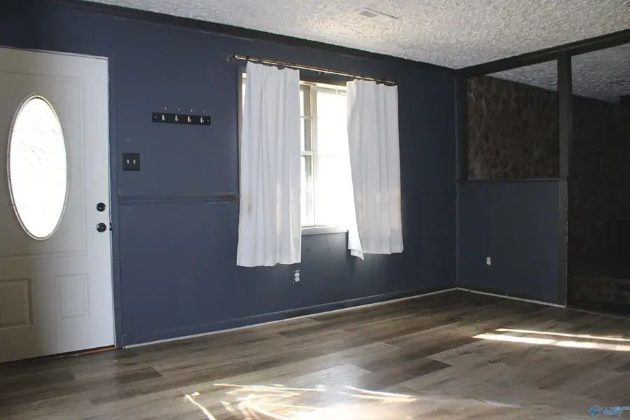 240 Hampton Road Nw, Hartselle, AL 35640 - #3