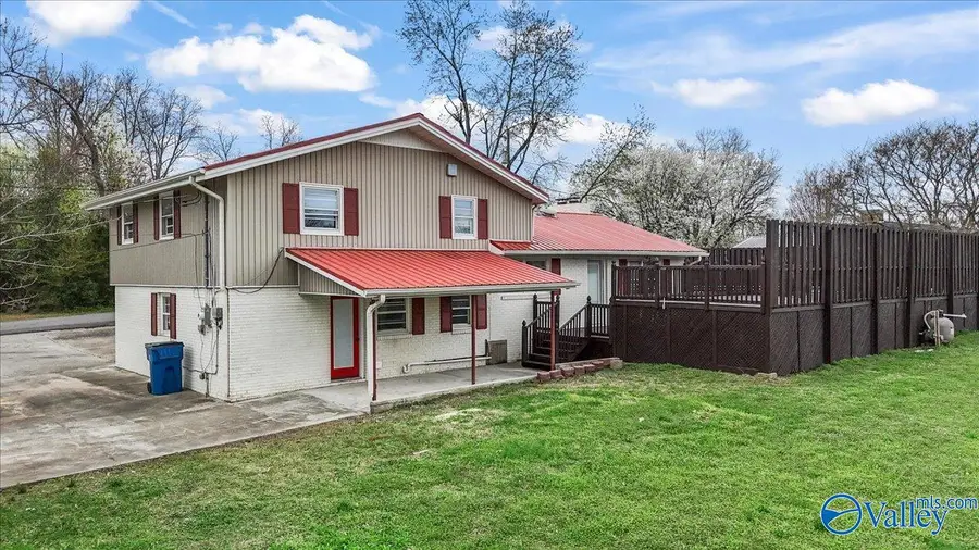 604 Franklin Avenue, Boaz, AL 35957 - #3