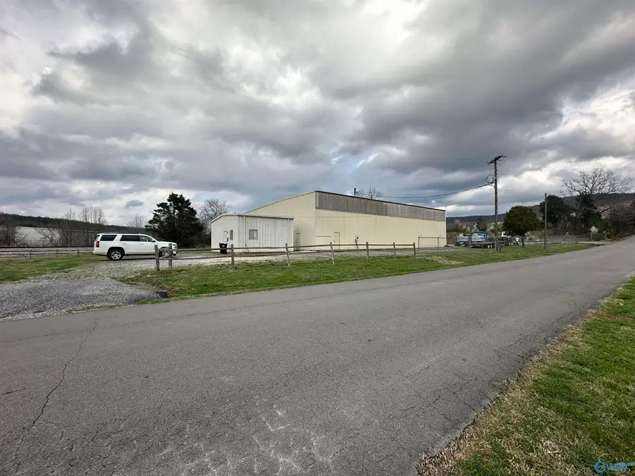 221 55th Street Ne, Fort Payne, AL 35967 - #2