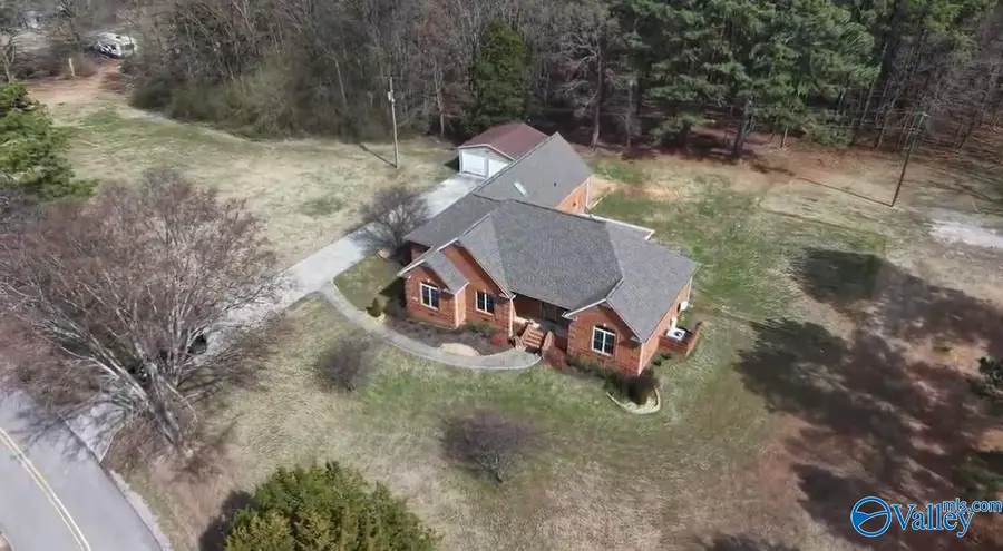 89 Lyle Circle, Somerville, AL 35670 - #2