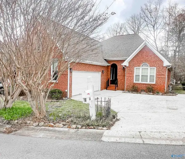 86 Oak Ridge Way, Union Grove, AL 35175