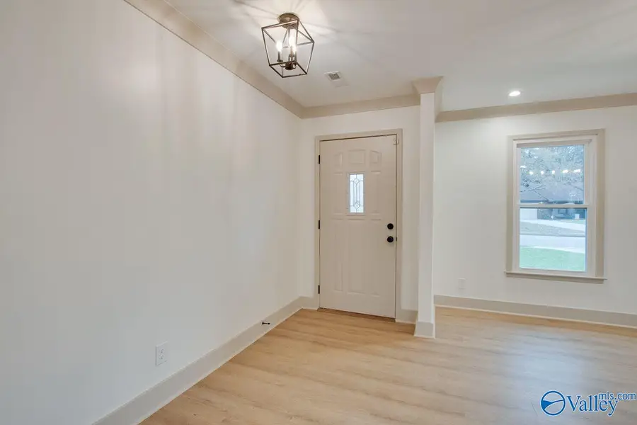 2042 Rosebury Lane Sw, Huntsville, AL 35803 - #3