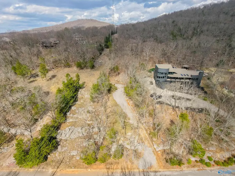 1611 Chandler Road Se, Huntsville, AL 35801 - #2