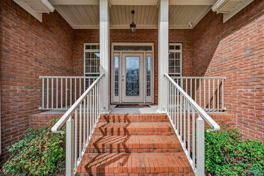 112 Southern Oaks Drive, Huntsville, AL 35811 - #3