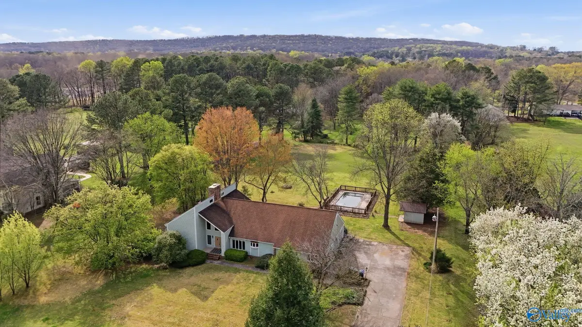 172 Country Road Nw, Huntsville, AL 35806 - #1