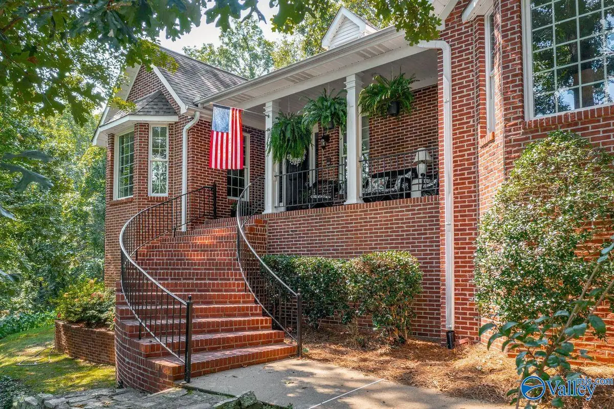 207 Hummingbird Way, Rainbow City, AL 35906 - #1