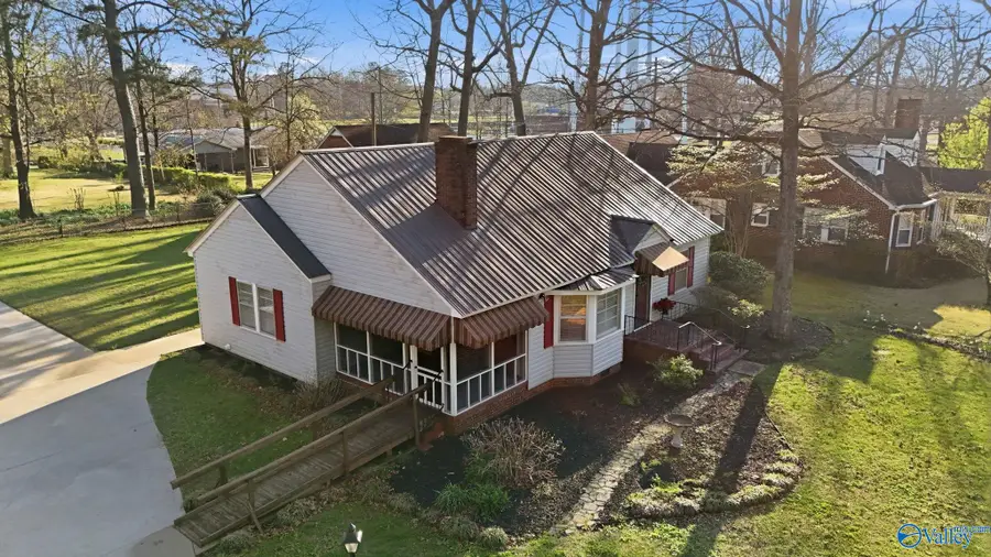 214 Oakland Avenue, Boaz, AL 35957 - #3